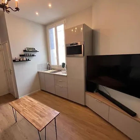 Gare Apartment